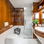 Accessible Groundfloor Near Station Ca' Rezzonico *