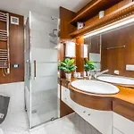 Apartment Accessible Groundfloor Near Station Ca' Rezzonico
