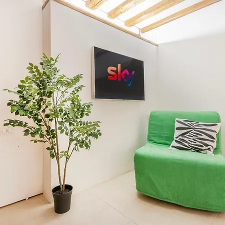 Accessible Groundfloor Near Station Ca' Rezzonico Apartment